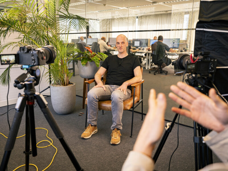 Dries achter de schermen bij Monin